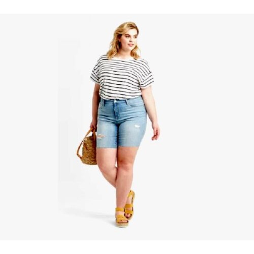 Universal Thread Bermuda Jean Shorts Women's Mid-Rise  Plus Size  24W NW…